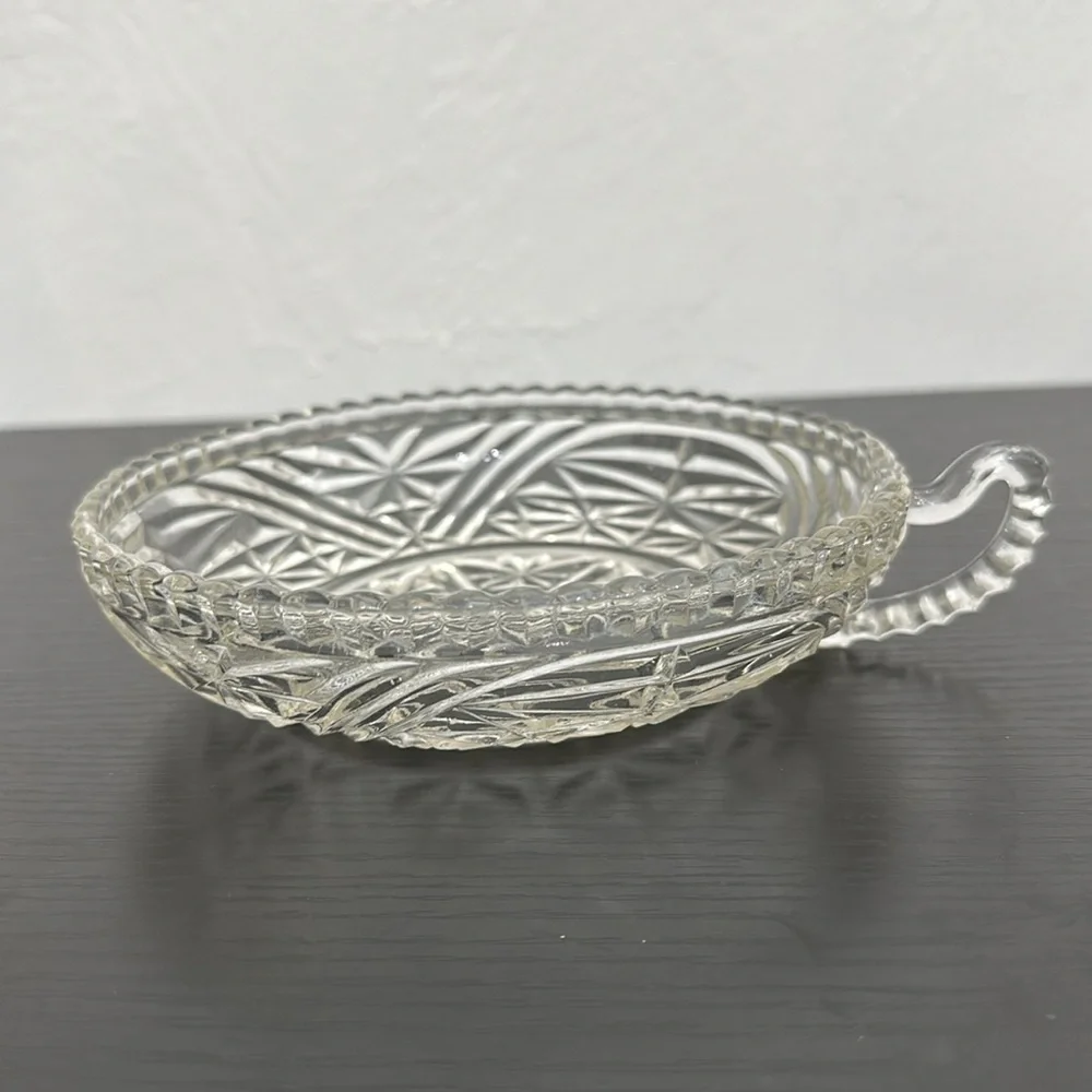 Champagne Color Anchor Hocking Thousand Line Stars & Bars VTG Nappy Bowl